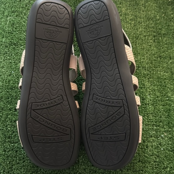 LifeStride Simply Comfort Women's Tan Flat Sandals. Very Good Condition. Size 8M - Picture 7 of 9